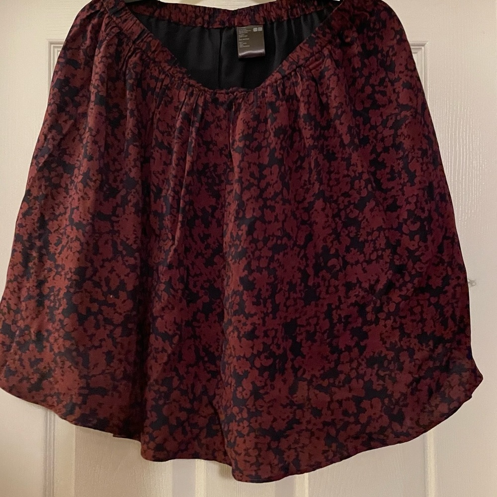 UNI QLO Women’s Floral Skirt - Size Large - 30-31 inches Uniqlo